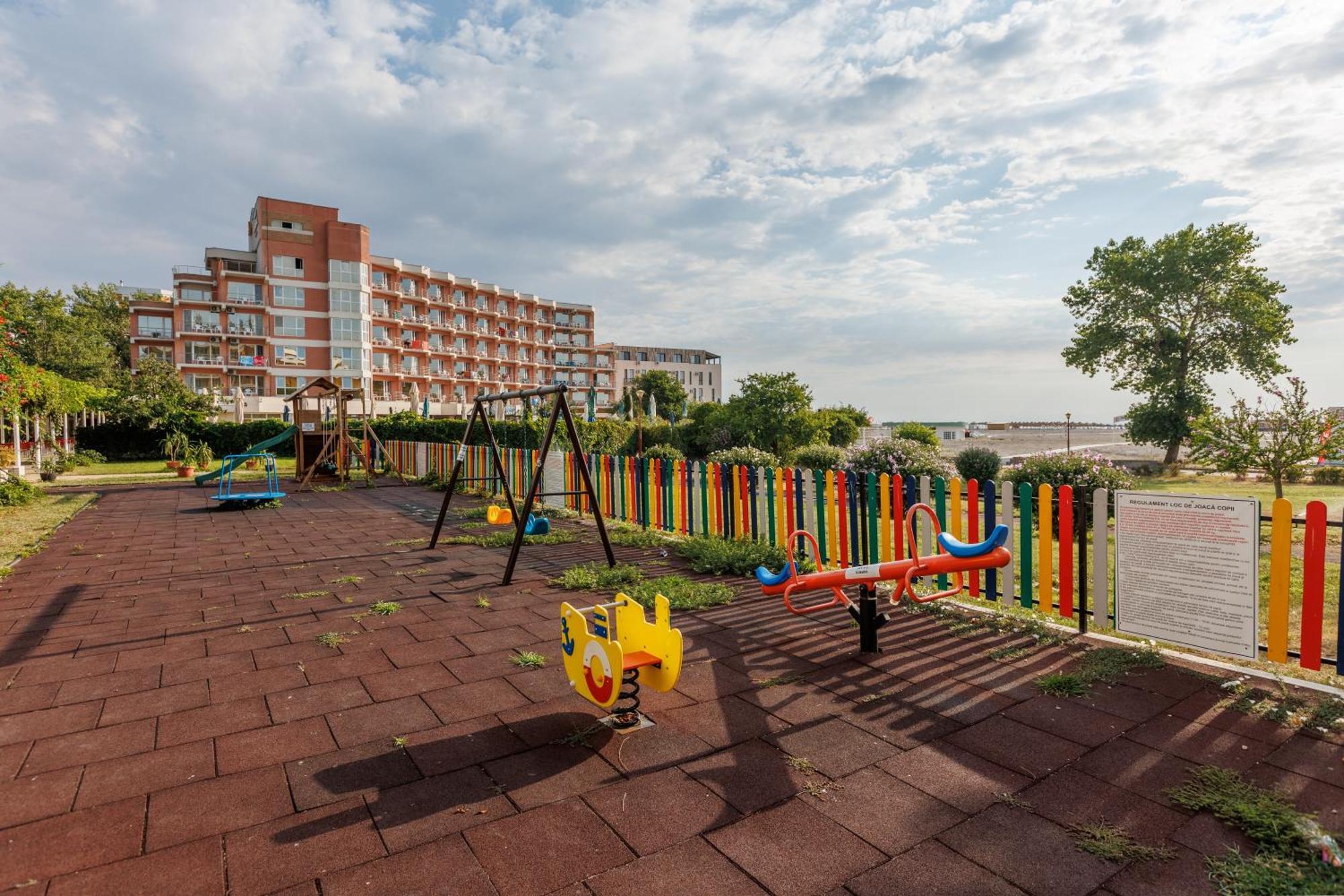 Hotel Amiral Mamaia Exterior photo