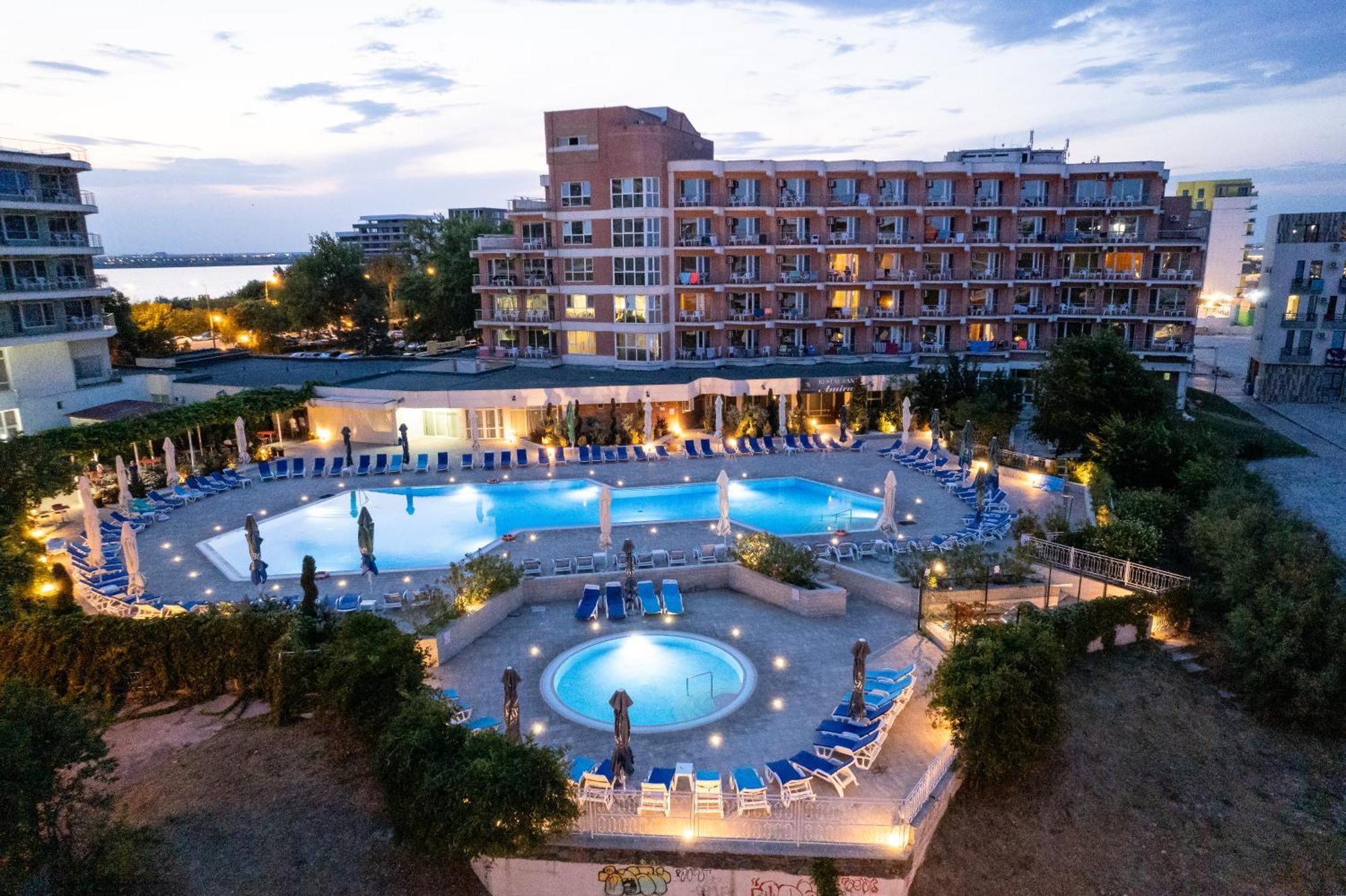 Hotel Amiral Mamaia Exterior photo